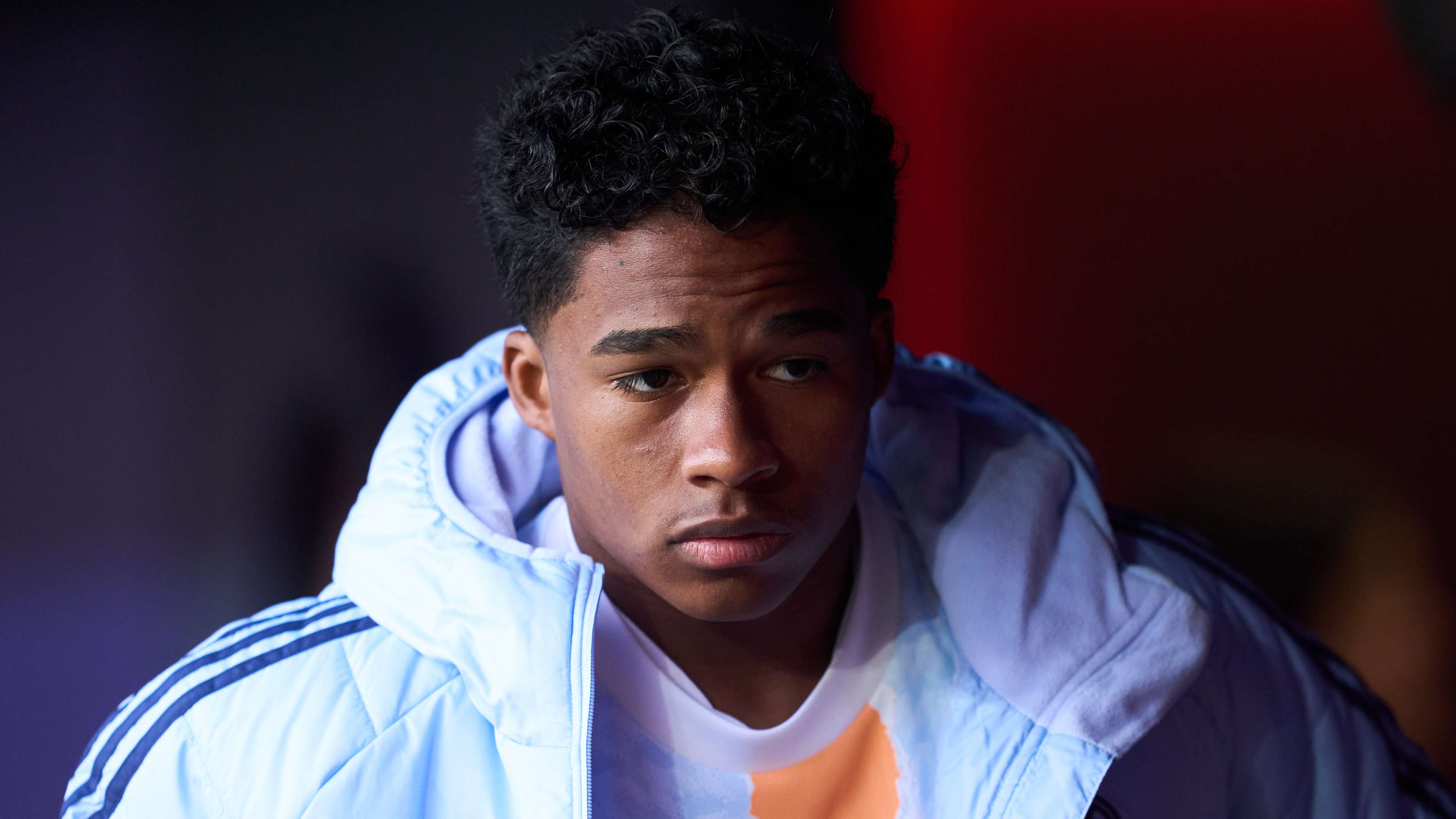 闻发布会上 闻发布会上