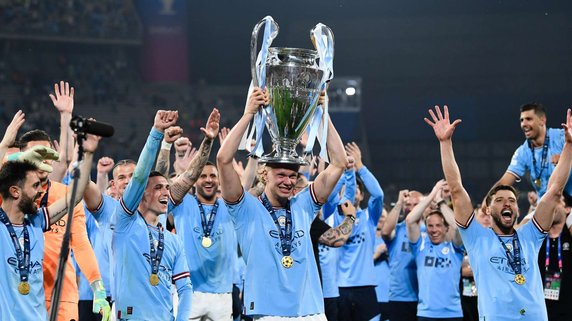 着深厚的足 着深厚的足